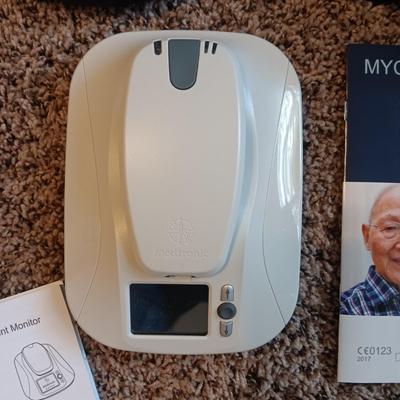 MEDTRONIC PATIENT MONITOR, GOLD'S GYM FOAM TUBE AND MORE