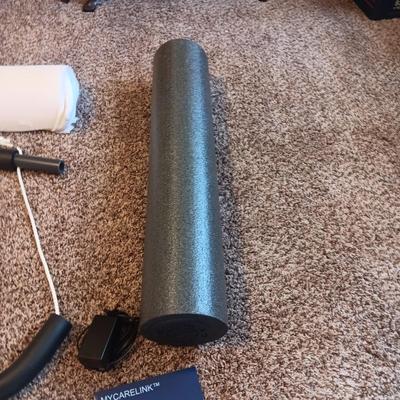 MEDTRONIC PATIENT MONITOR, GOLD'S GYM FOAM TUBE AND MORE