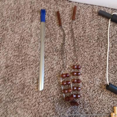 MEDTRONIC PATIENT MONITOR, GOLD'S GYM FOAM TUBE AND MORE