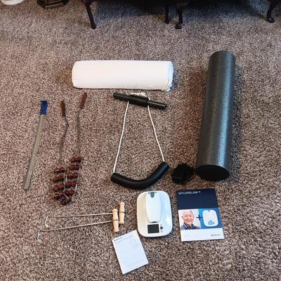 MEDTRONIC PATIENT MONITOR, GOLD'S GYM FOAM TUBE AND MORE