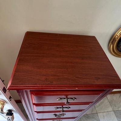 Broyhill Tall Chest of Drawers (GB-RG)