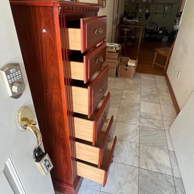 Broyhill Tall Chest of Drawers (GB-RG)