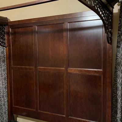 Four (4) Piece Mahogany Queen Canopy Bed Bedroom Suite ~ *Read Details