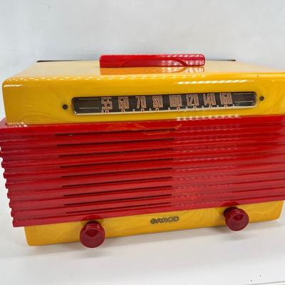 Red + Yellow Catalin Garod model 6AU-1 'Commander' Radio 1947