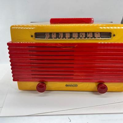 Red + Yellow Catalin Garod model 6AU-1 'Commander' Radio 1947