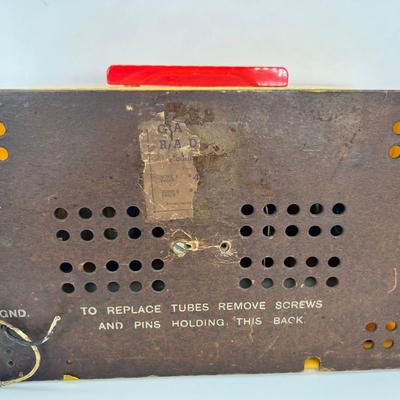 Red + Yellow Catalin Garod model 6AU-1 'Commander' Radio 1947