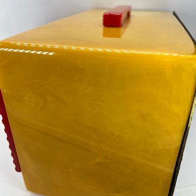 Red + Yellow Catalin Garod model 6AU-1 'Commander' Radio 1947
