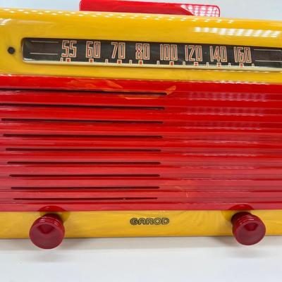 Red + Yellow Catalin Garod model 6AU-1 'Commander' Radio 1947