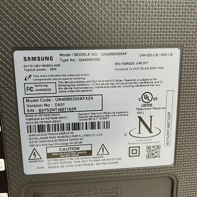SAMSUNG ~ 40” Smart TV ~ *Read Details