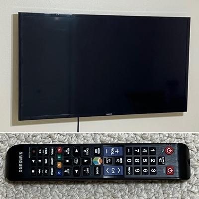 SAMSUNG ~ 40” Smart TV ~ *Read Details