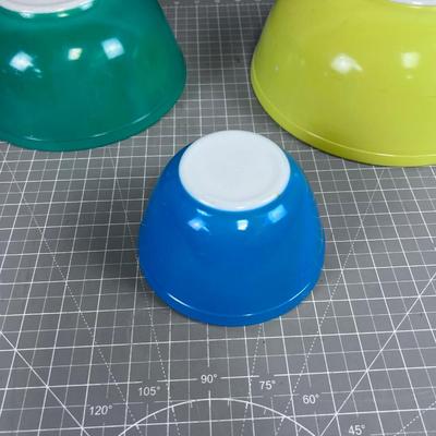 PYREX Nested Bowls - Green, Blue and Yellow