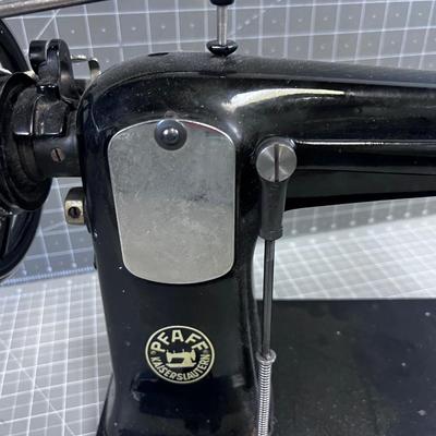 PFAFF Sewing Machine, No. 104 