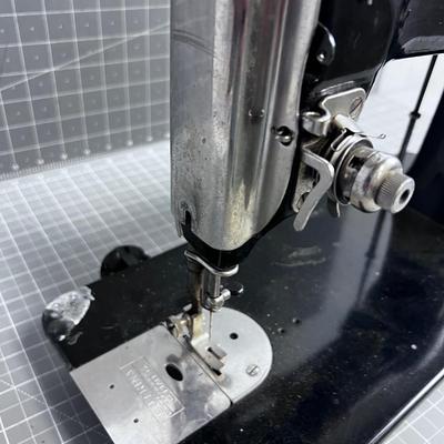 PFAFF Sewing Machine, No. 104 