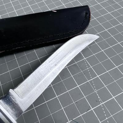 VINTAGE BUCK KNIFE w/ Sheath 