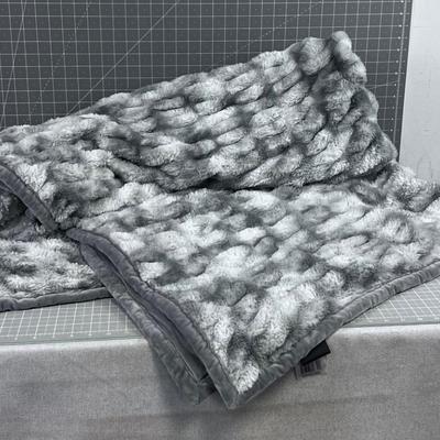 MINKY LIKE Mon-Chateau Throw Gray 