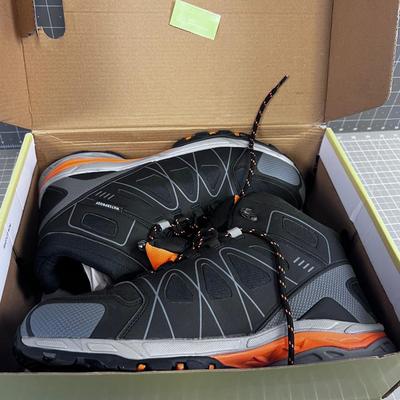 TAMARACK Men's size 13 NEW 
