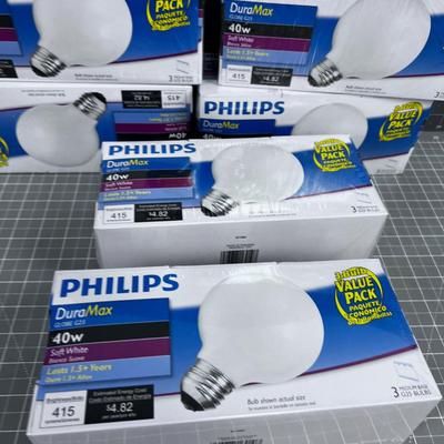 PHILLIPS 40Watt Round Bulbs 8 Packages. 