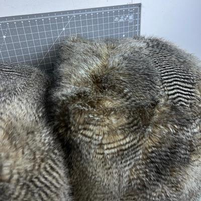 HASSOCKS (2) Cube Fur 
