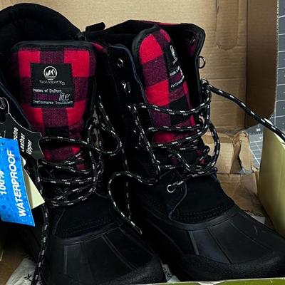 TAMARACK Women's Size 7 SNOW BOOTS  NEW 