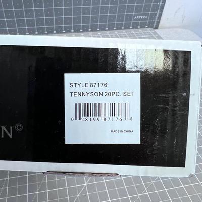 NEW Royal Doulton 20 Piece Fine Stainless FLATWARE NEW