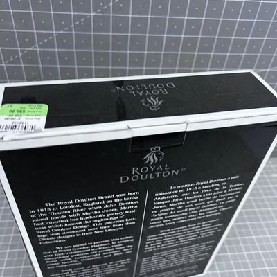 NEW Royal Doulton 20 Piece Fine Stainless FLATWARE NEW