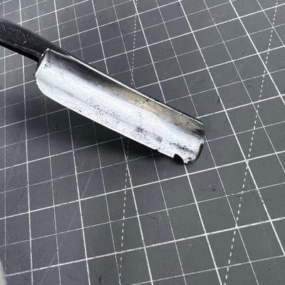 Antique Straight Razor 