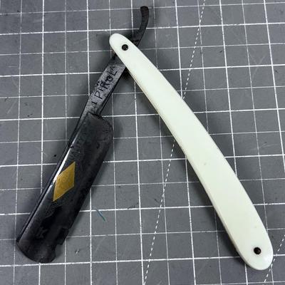 Antique Straight Razor 