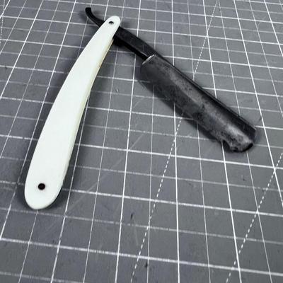 Antique Straight Razor 