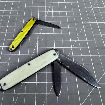 (2) Antique Pocket Knifes 