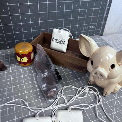 Kitschy Collectible Item Lot