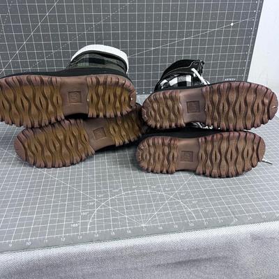 2 Pair of NEW TAMARACK Women's Boots 