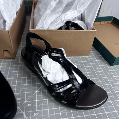 CLARKS New Black Open Toe and closed toe heel NEW 