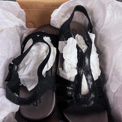 CLARKS New Black Open Toe and closed toe heel NEW 