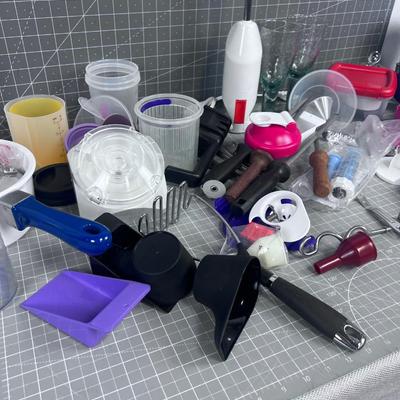 Grand Lot of Kitchen Stuff With Blending Mixer 