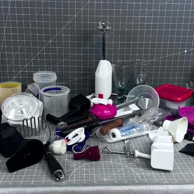 Grand Lot of Kitchen Stuff With Blending Mixer 