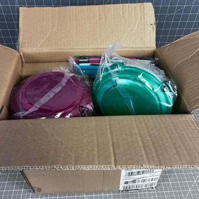 6 Piece e Round and Square Lock N Lock with Tote Bags NICE