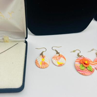 LARGE JEWELRY LOT~Peridot, Sterling, Glass & More