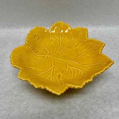Leaf Shaped Ceramic Pedestal Dish
