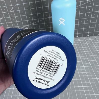 2 Hydro FLASK Water Bottles NEW 