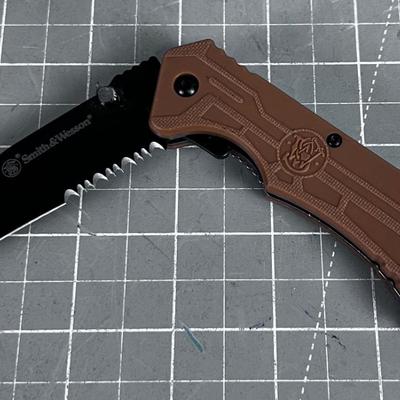 Smith & Wesson FOLDING Knife