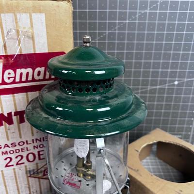 COLEMAN Lantern Vintage 1960 Model 2-20E
