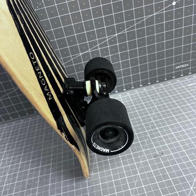 Magneto Skateboard 