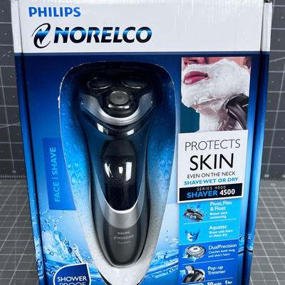 Phillips- Norelco Razor NEW in the Box
