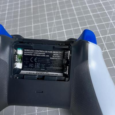 X Box WIRELESS Controller 