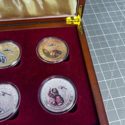 Box of Presentation Medals 999 Silver Ounces , International Space Station Chinese 2005
