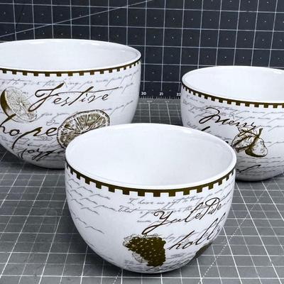 Set of Holiday Nesting Bowls 