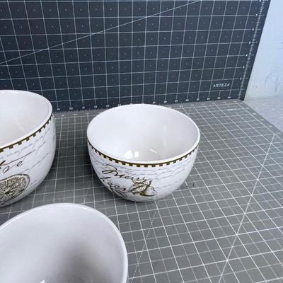 Set of Holiday Nesting Bowls 