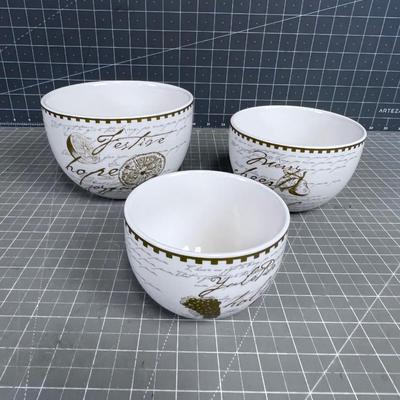 Set of Holiday Nesting Bowls 