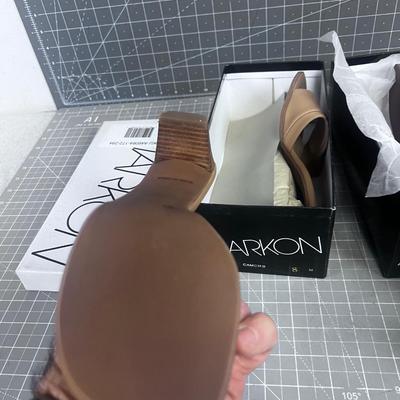 (2) MARCON Size 8 Open Toed Sandel
