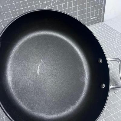 New Cooks Essential Pan with Lid